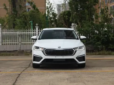Skoda Octavia 2023, 14000 км, за 142800 CNY