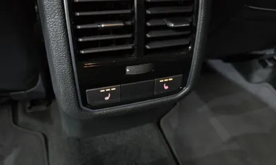 Volkswagen Passat 2018, 88377 км, за 9900000 KRW - фото 12