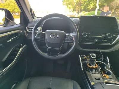 Toyota Highlander 2022, 73900 км, за 221103.95 CNY - фото 9