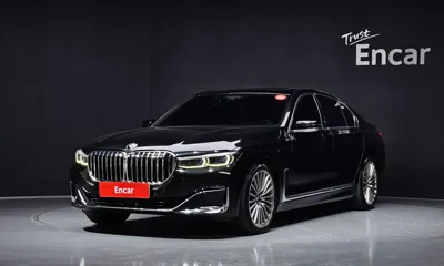 BMW 7-Series · 2021 год
