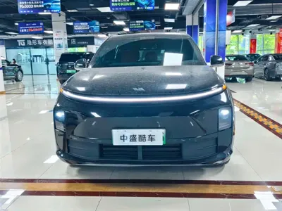 Li Auto Li L6 2024, 18000 км, за 179800 CNY