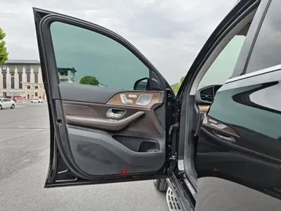 Mercedes-Benz GLS 2021, 54000 км, за 578000 CNY - фото 10