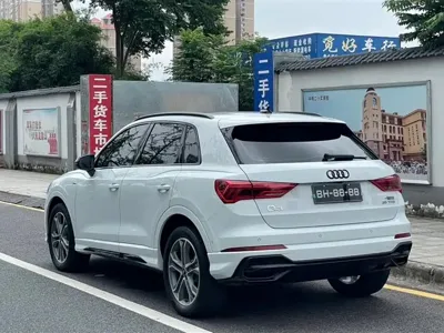 Audi Q3 2023, 53000 км, за 165799 CNY
