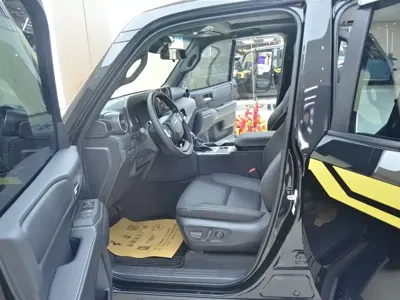 Toyota Prado 2026, 2000 км, за 420000 CNY