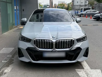 BMW 5-Series 2025, 2501 км, за 51870000 KRW - фото 3