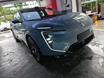 Avatr Avatr 07 2025, 9500 км, за 201200 CNY
