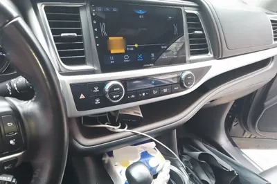 Toyota Highlander 2018, 170800 км, за 128332.06 CNY - фото 10