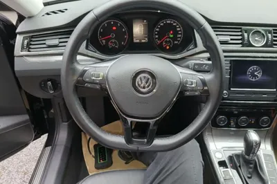 Volkswagen Passat 2017, 76400 км, за 64628.29 CNY - фото 13