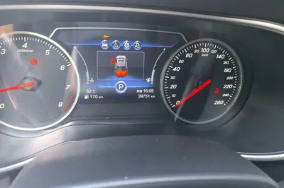 Hongqi H5 2022, 39700 км, за 68611.55 CNY - фото 9