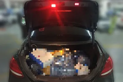 Mercedes-Benz E-Class 2017, 132800 км, за 230362.79 CNY - фото 19