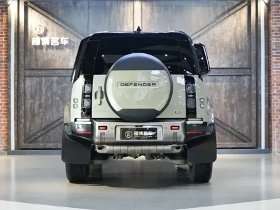 Land Rover Defender 2022, 55000 км, за 579000 CNY