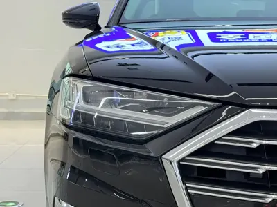 Audi A8 2018, 100000 км, за 298800 CNY