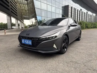 Hyundai Elantra · 2022 год
