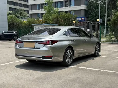 Lexus ES 2024, 23000 км, за 178800 CNY