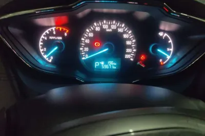 Ford Escort 2015, 59600 км, за 36532.29 CNY - фото 8