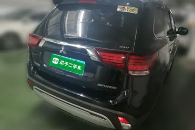 Mitsubishi Outlander 2020, 81200 км, за 76796.66 CNY