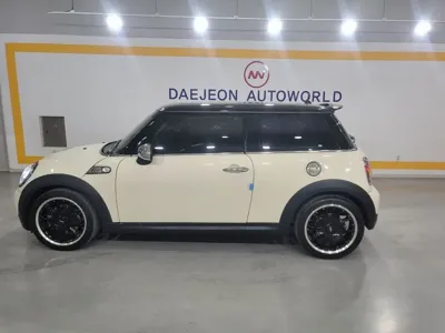 MINI Cooper 2009, 176535 км, за 3700000 KRW
