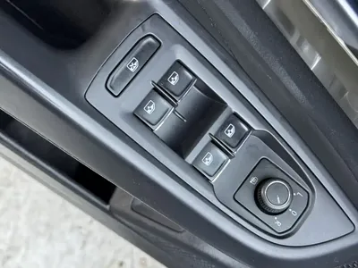 Volkswagen Passat 2021, 86000 км, за 90800 CNY