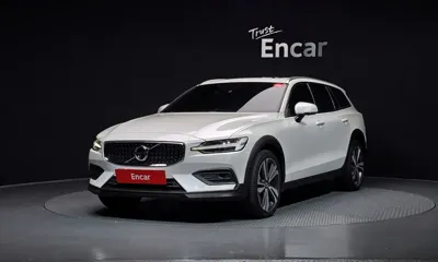 Volvo V60 · 2020 год