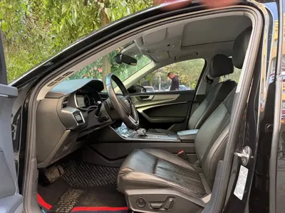 Audi A6L 2022, 29000 км, за 229899 CNY