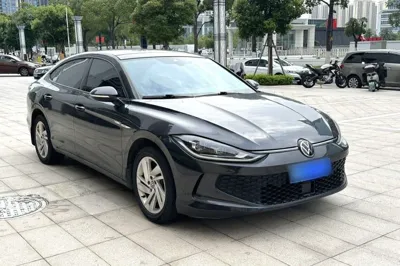 Volkswagen Lamando 2022, 94100 км, за 97530.47 CNY