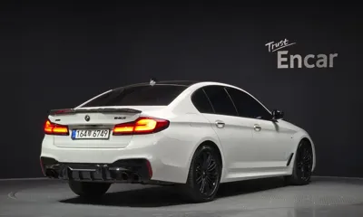 BMW 5-Series · 2018 год