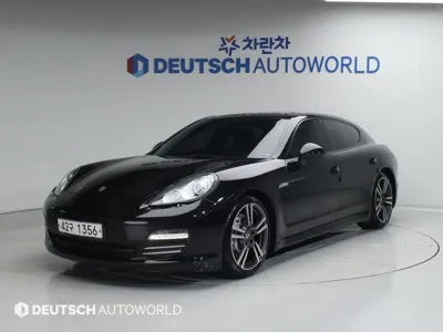 Porsche Panamera · 2013 год