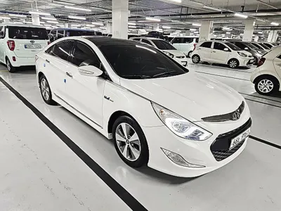 Hyundai Sonata 2012, 129008 км, за 6400000 KRW