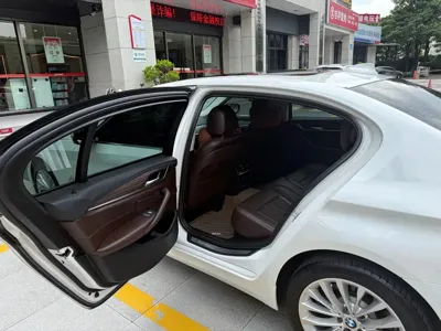 BMW 5 Series 2019, 60000 км, за 143800 CNY - фото 13