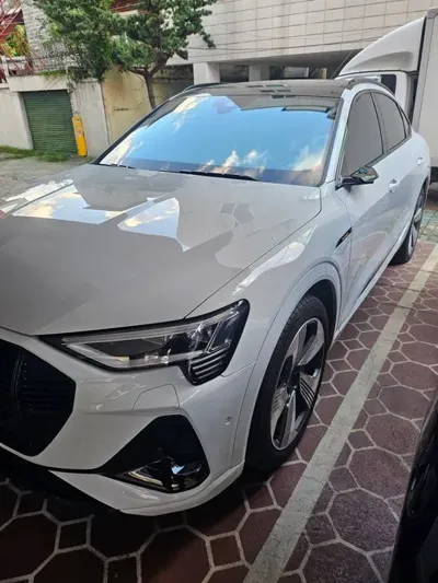 Audi e-tron · 2023 год