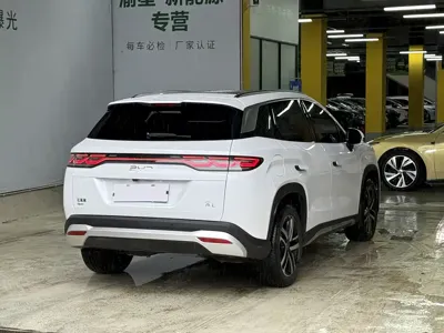 BYD L DM-i 2025, 18000 км, за 98800 CNY - фото 5