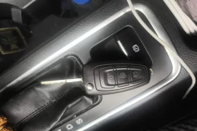 Ford Kuga 2017, 119500 км, за 43398.24 CNY - фото 17