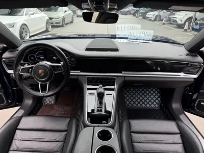 Porsche Panamera 2020, 130000 км, за 498800 CNY - фото 4
