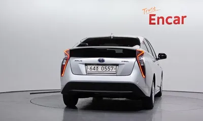 Toyota Prius 2016, 126520 км, за 13000000 KRW
