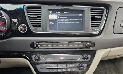 Kia Canival 2018, 98648 км, за 13500000 KRW - фото 15