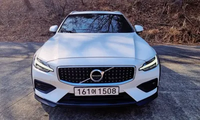 Volvo V60 · 2022 год