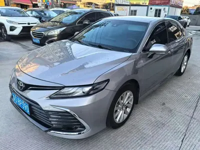 Toyota Camry · 2022 год