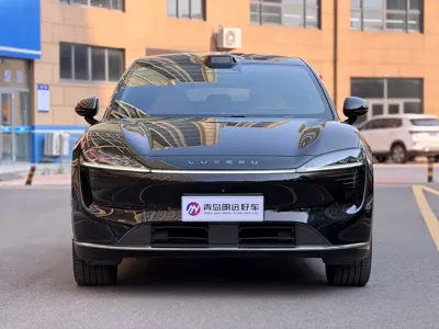 智界 Zhijie R7 2024, 20000 км, за 163000 CNY