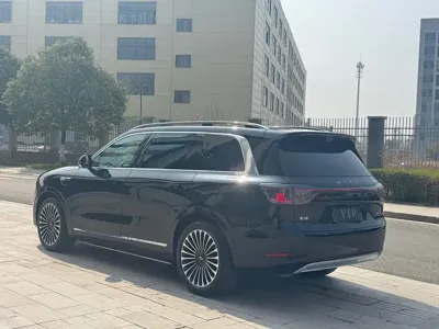 AITO 问界 AITO M9 2025, 14000 км, за 398000 CNY