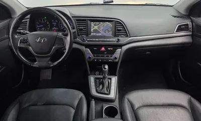 Hyundai Avante 2017, 76197 км, за 90000000 KRW - фото 7