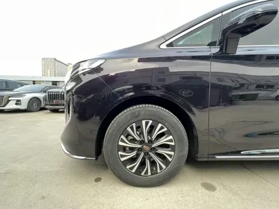 Hongqi Hongqi HQ9 PHEV 2025, 18700 км, за 226800 CNY - фото 19