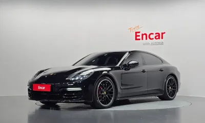 Porsche Panamera · 2020 год