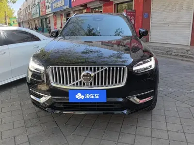 Volvo XC90 2025, 35000 км, за 306000 CNY