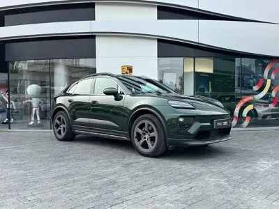 Porsche Macan EV 2025, 17000 км, за 598000 CNY