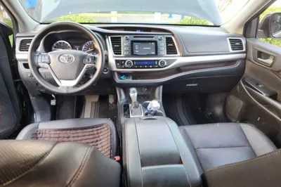 Toyota Highlander 2017, 112800 км, за 97602.05 CNY - фото 9