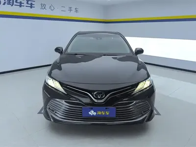 Toyota Camry 2020, 60800 км, за 94000 CNY