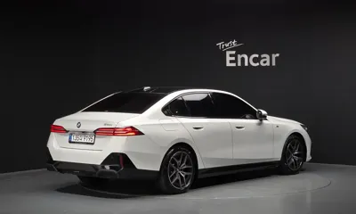 BMW 5-Series 2025, 4037 км, за 69000000 KRW