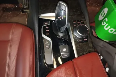 BMW 5 Series 2018, 132400 км, за 145055.96 CNY - фото 16