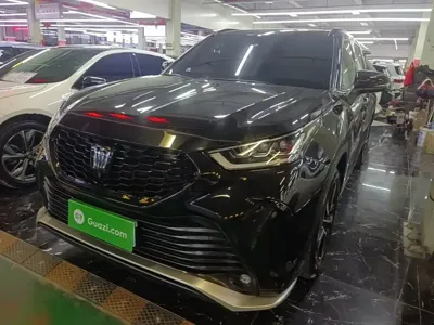 Toyota Crown Kluger · 2023 год