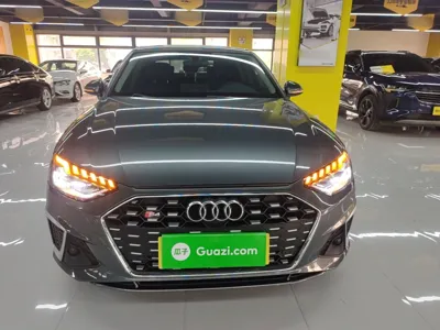 Audi A4L 2020, 122500 км, за 137332.58 CNY